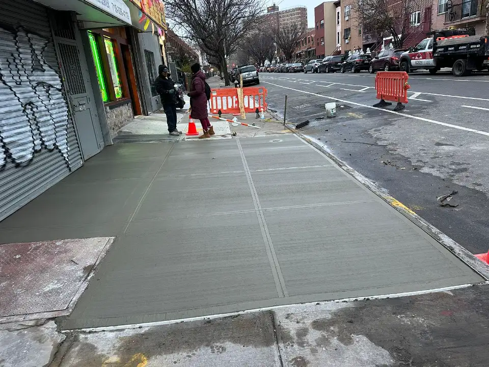 A concrete expert in nyc is supervising work